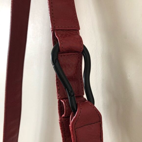 NWOT-MATT & Nat Red Pebble Crossbody Messenger - Picture 6 of 16